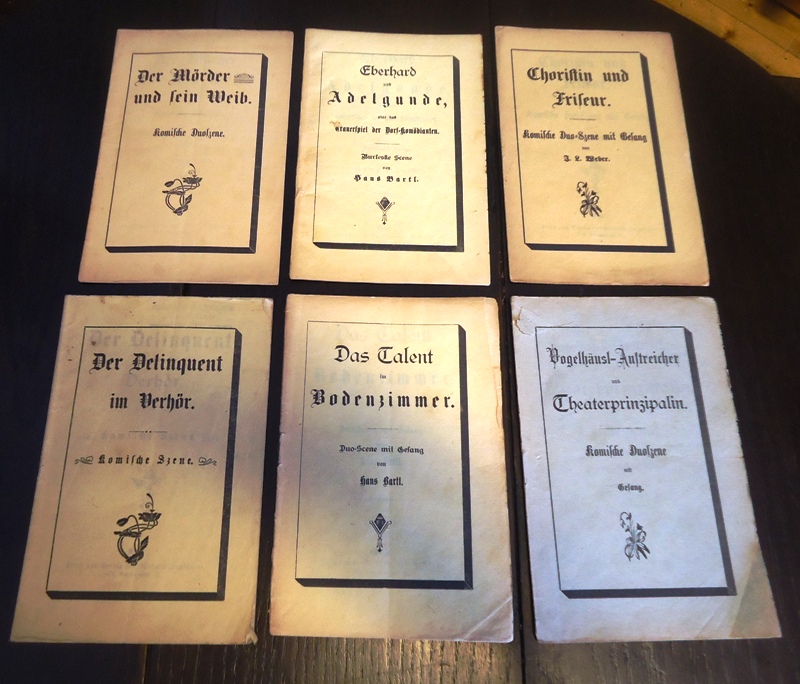 Konvolut aus 6 Bänden: Österreichische Bauernschwank-Szenen. 1. Eberhard und Adelgunde. 2. Vogelhäusl-Anstreicher und Theaterprinzipalin. 3. Der Deliquent im Verhör. 4. Choristin und Friseur. 5. Das Talent im Bodenzimmer. 6. Der Mörder und sein Weib.